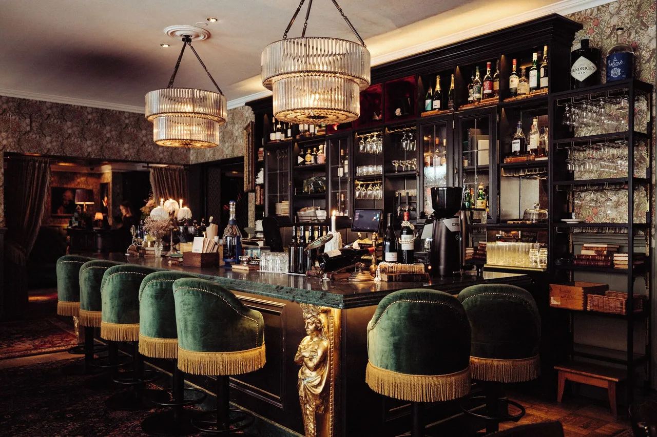 Hotel Pigalle — ภาพห้องพักและบรรยากาศ