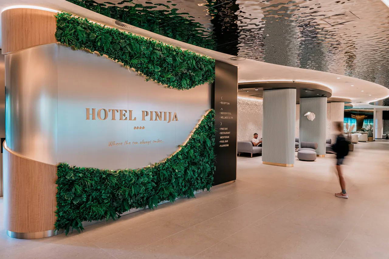 Hotel Pinija — rooms and atmosphere