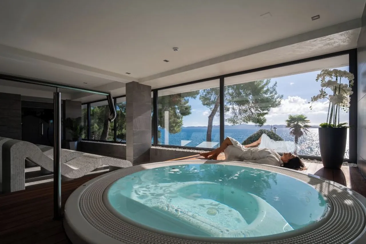 Hotel Pinija — rooms and atmosphere