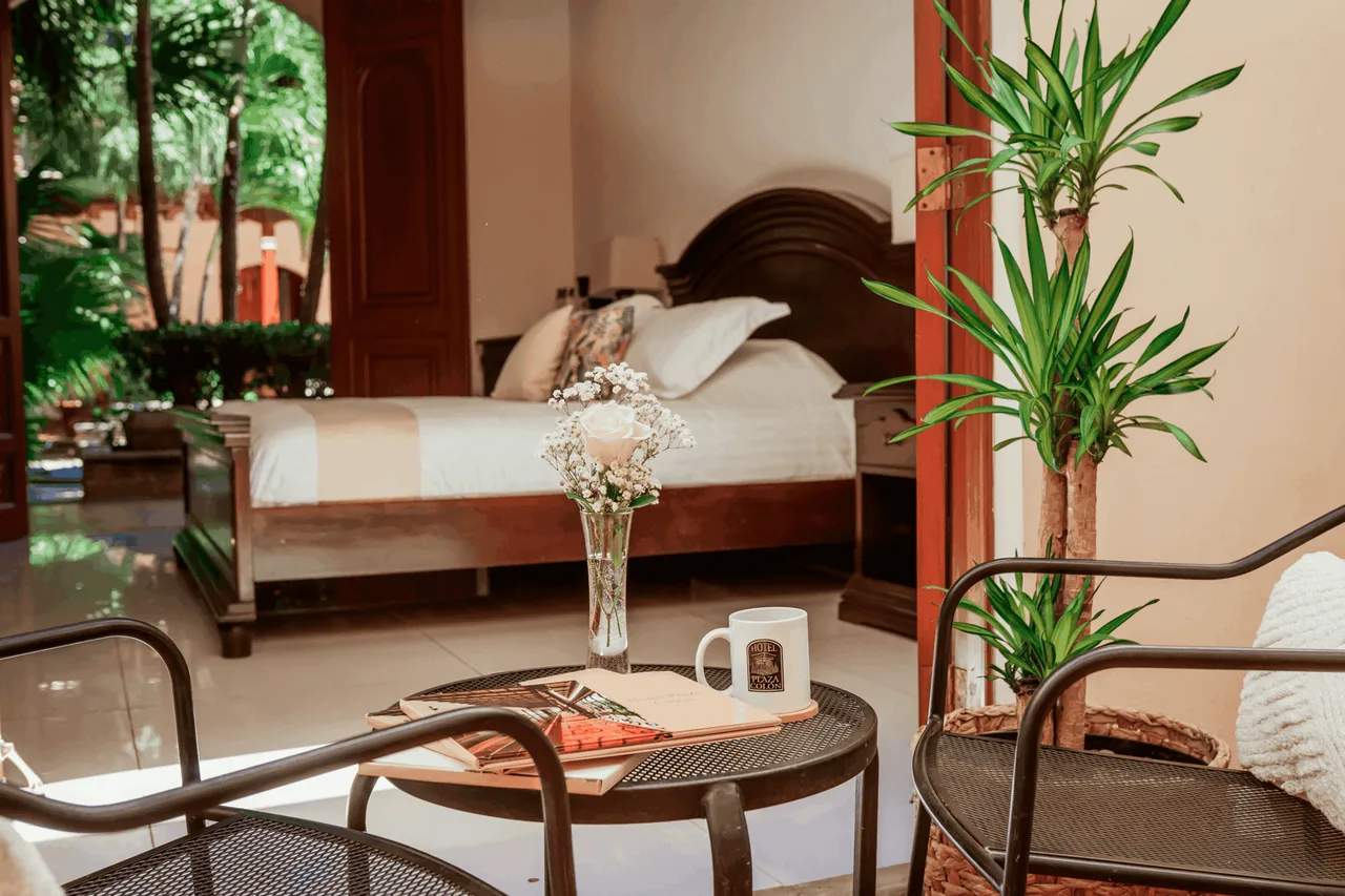 Hotel Plaza Colón — ภาพห้องพักและบรรยากาศ