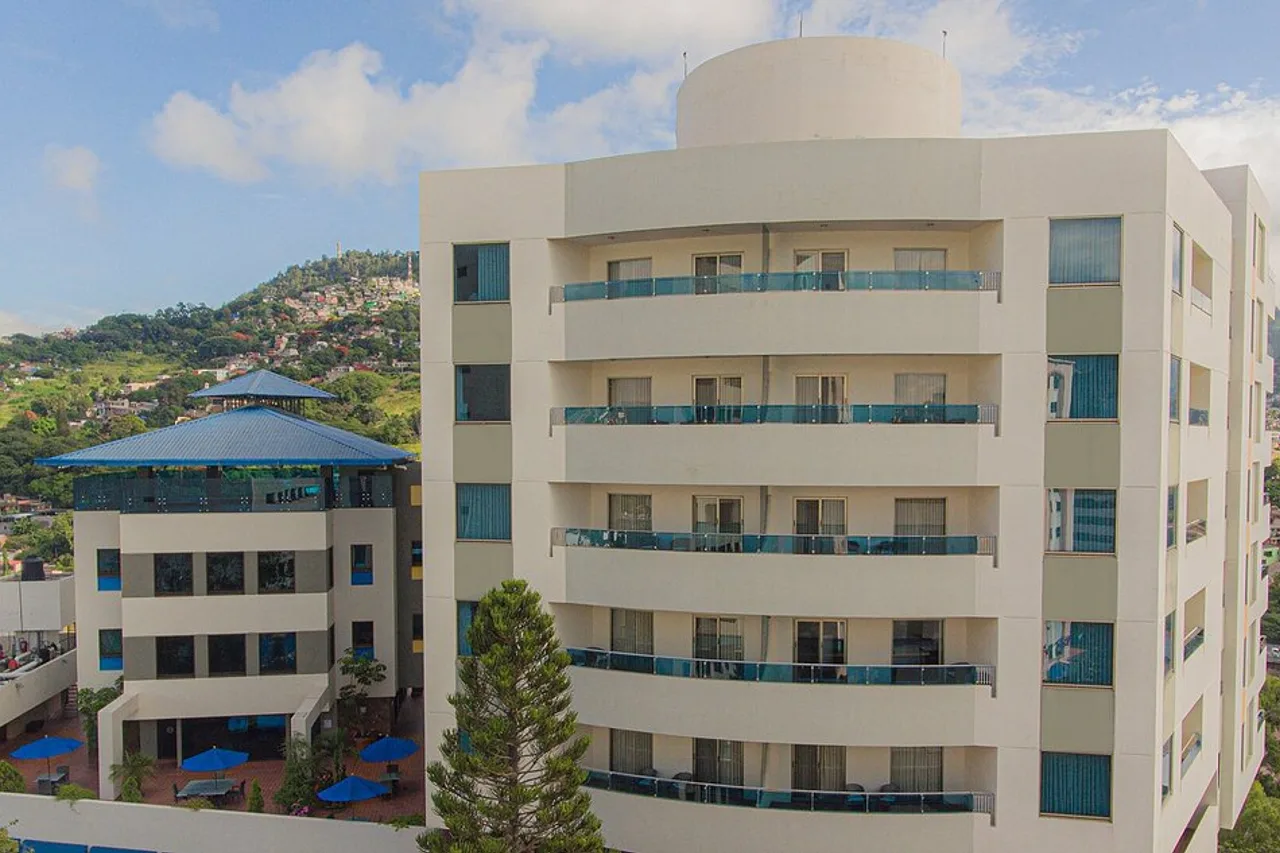 Hotel Plaza Juan Carlos — โรงแรมในเตกูซิกัลปา