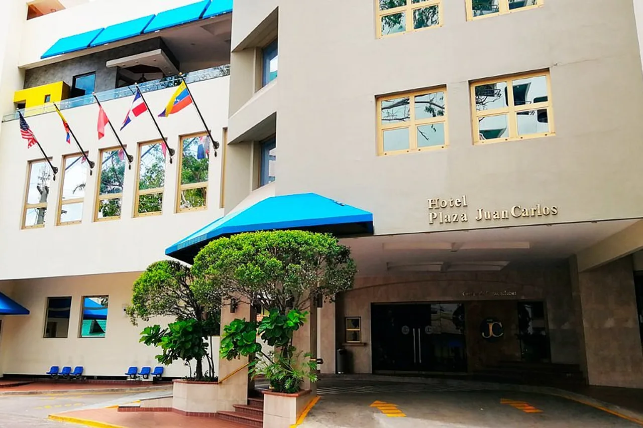 Hotel Plaza Juan Carlos — ภาพห้องพักและบรรยากาศ