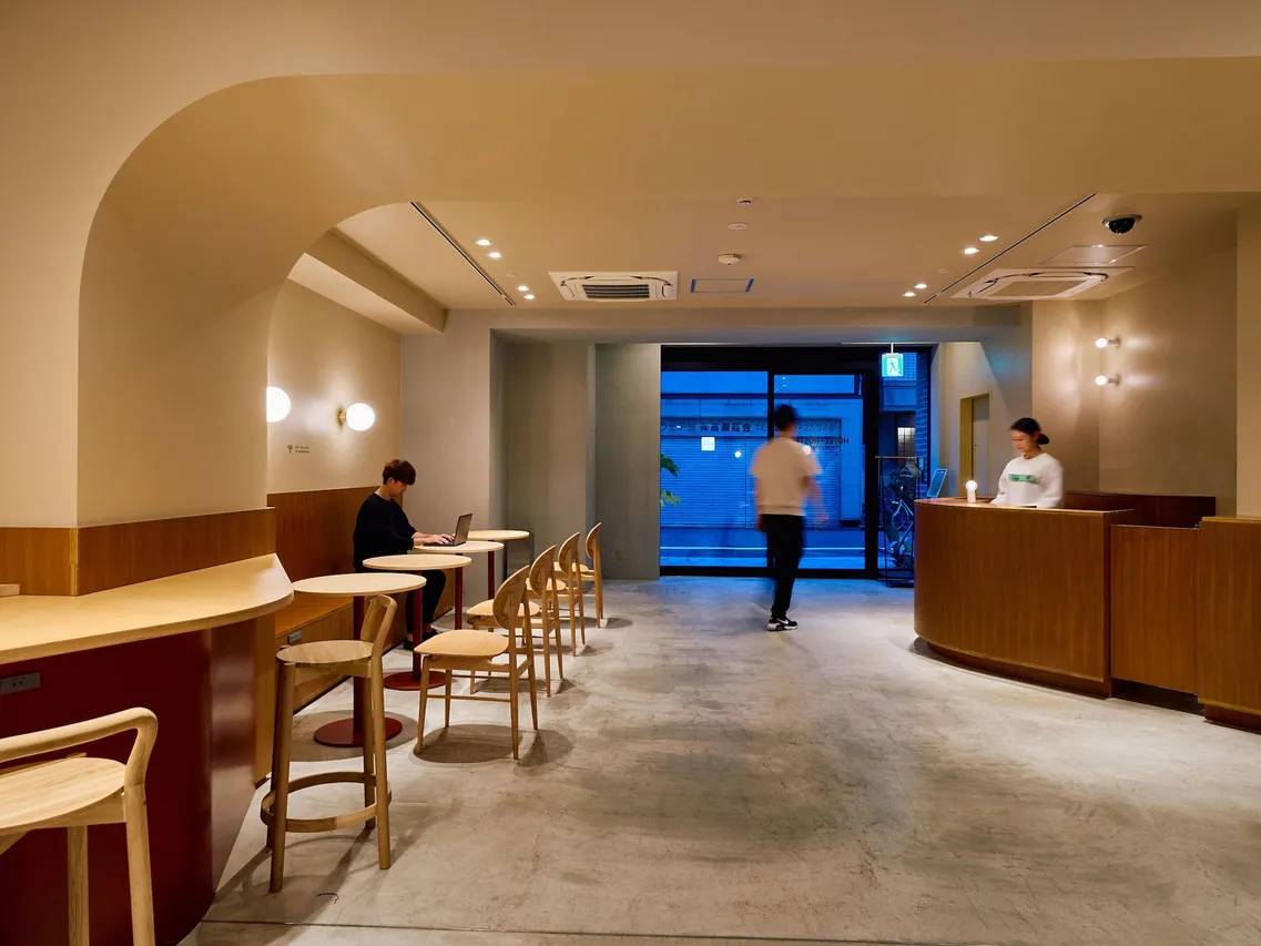 HOTEL PLUS HOSTEL TOKYO ASAKUSA 2 — rooms and atmosphere