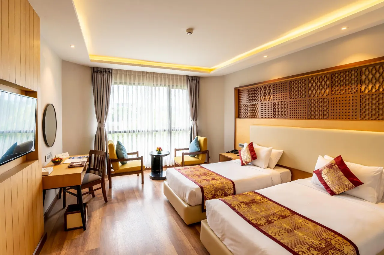 Hotel Pokhara Grande — rooms and atmosphere