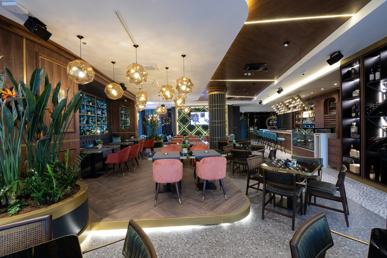 Hotel Pupin Novi Sad — ภาพห้องพักและบรรยากาศ