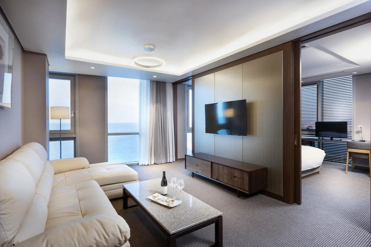 Hotel Regent Marine Jeju — ภาพห้องพักและบรรยากาศ