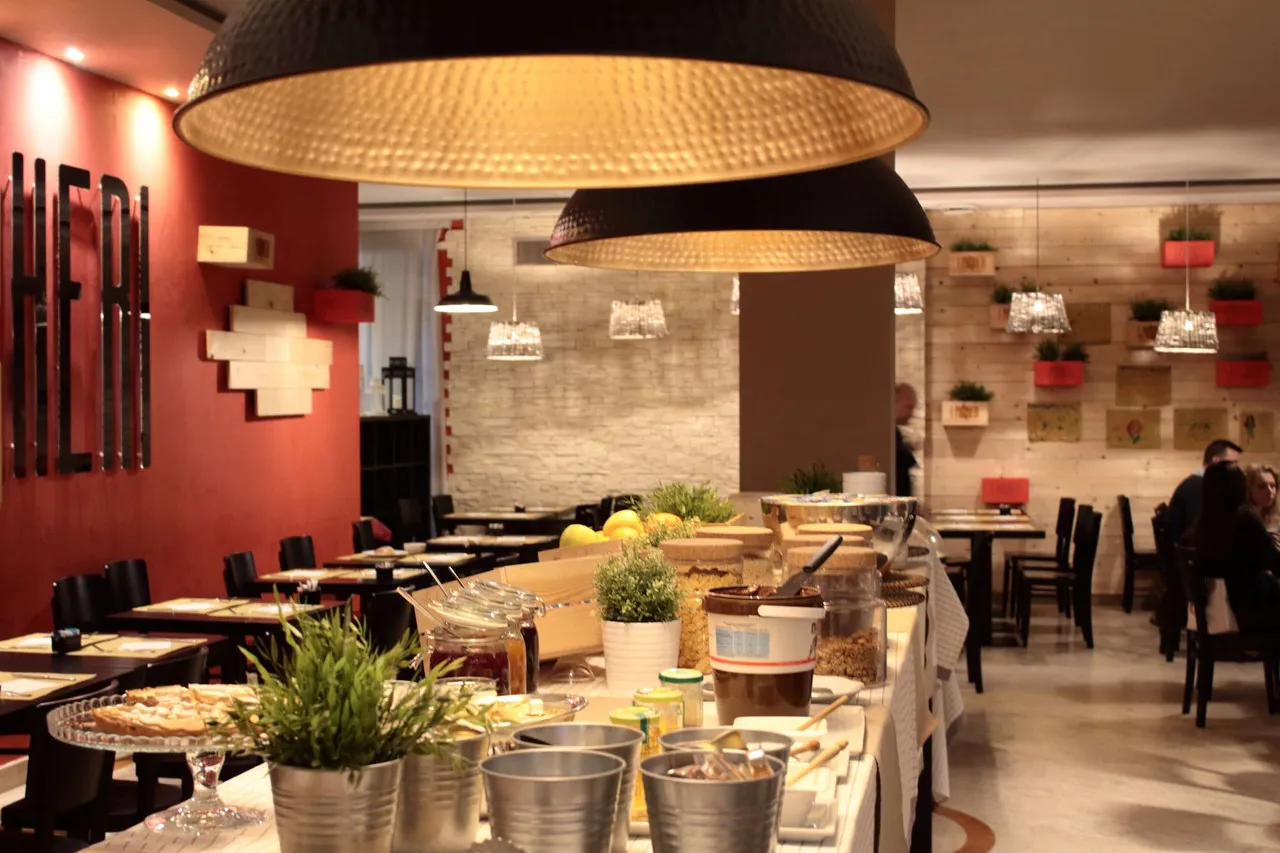 Hotel Repubblica Marinara — rooms and atmosphere