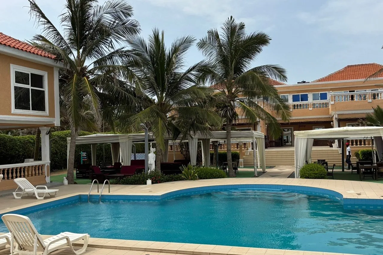 Hotel Residence Madiba — โรงแรมในโลเม