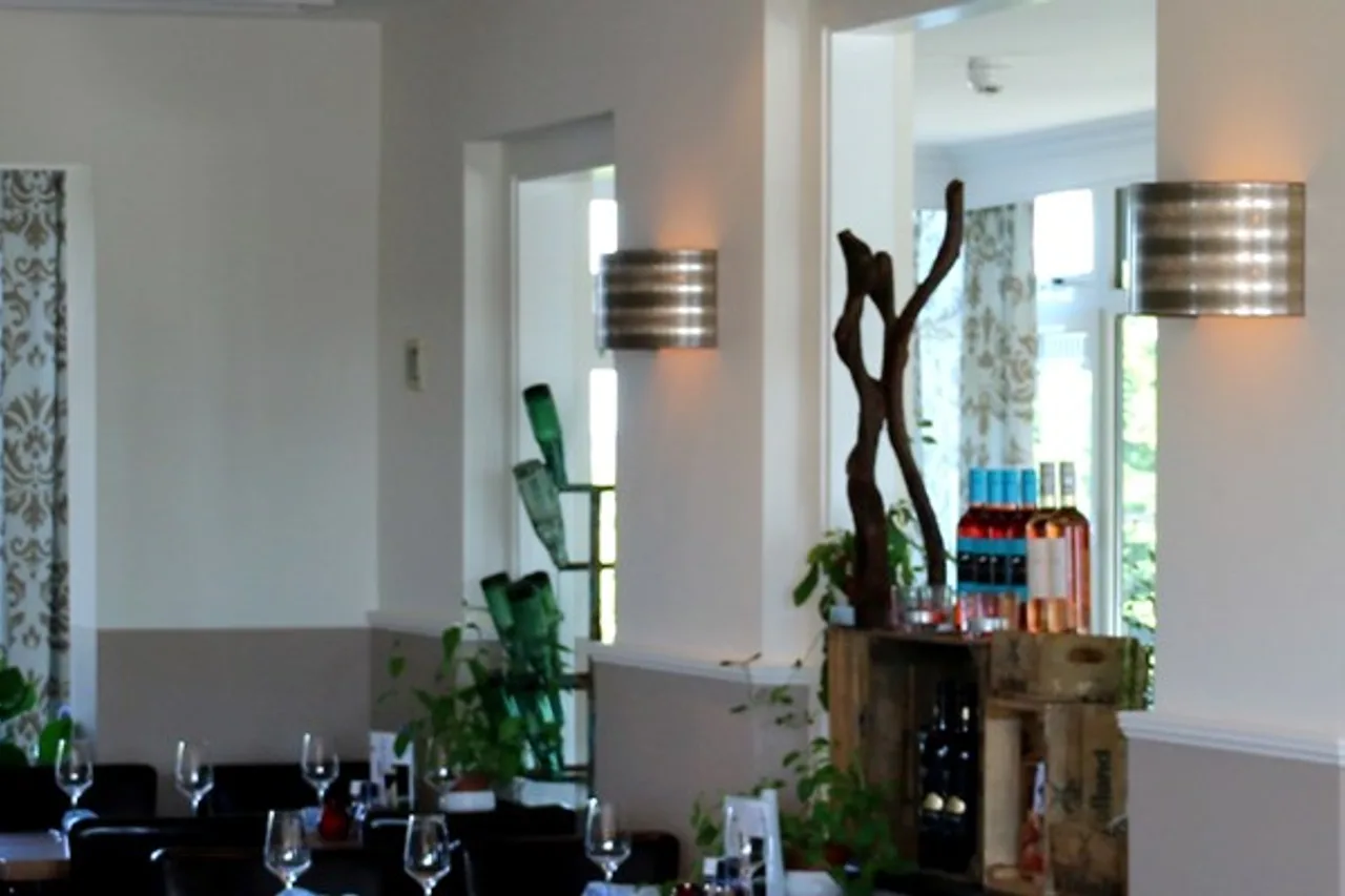 Hotel Restaurant Kinderdijk — ภาพห้องพักและบรรยากาศ