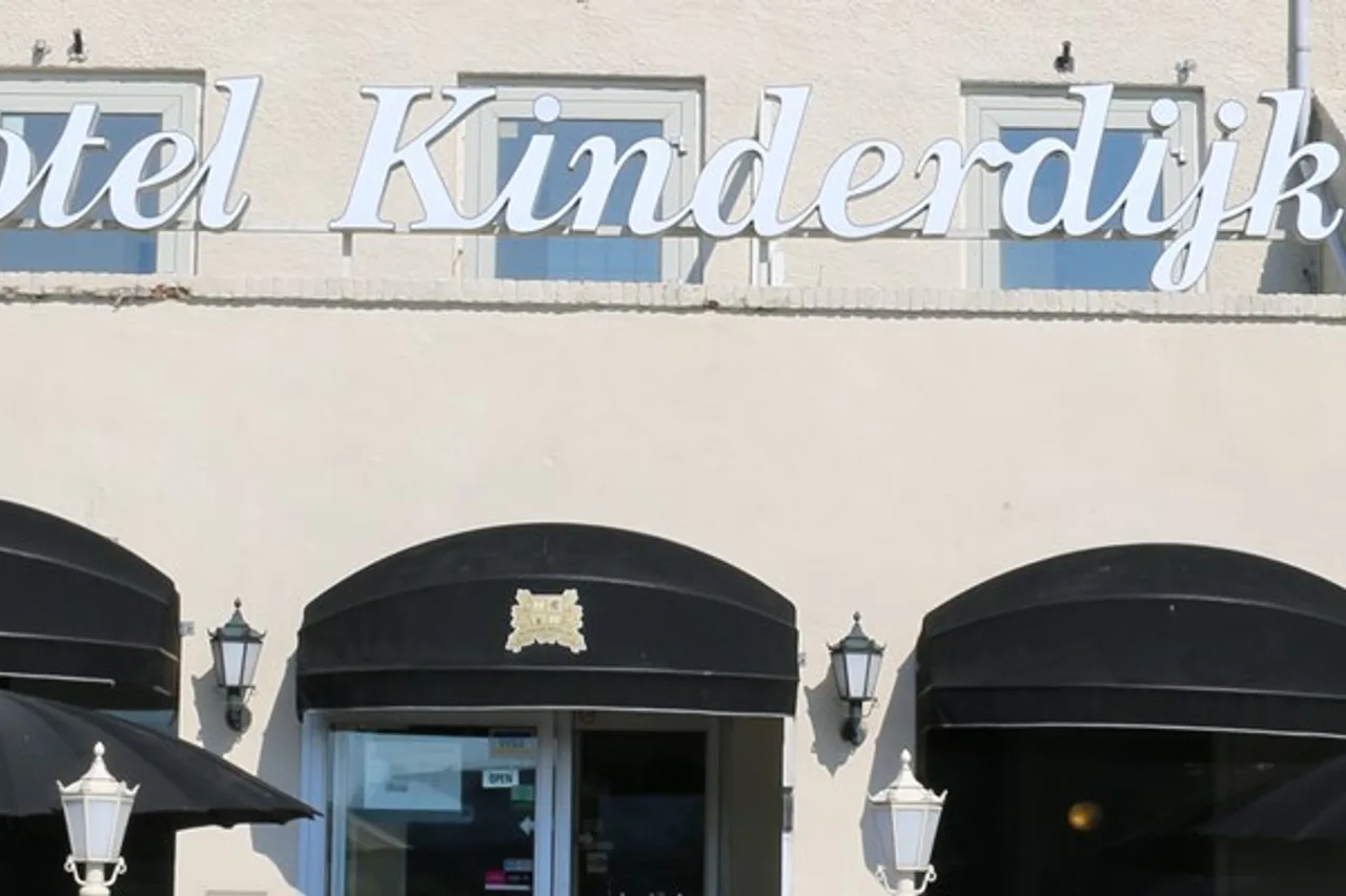 Hotel Restaurant Kinderdijk — ภาพห้องพักและบรรยากาศ