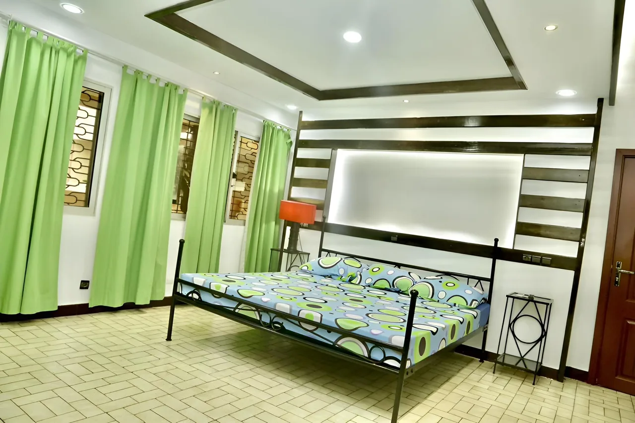 Hotel Restaurant Les 2 Palmiers — ภาพห้องพักและบรรยากาศ