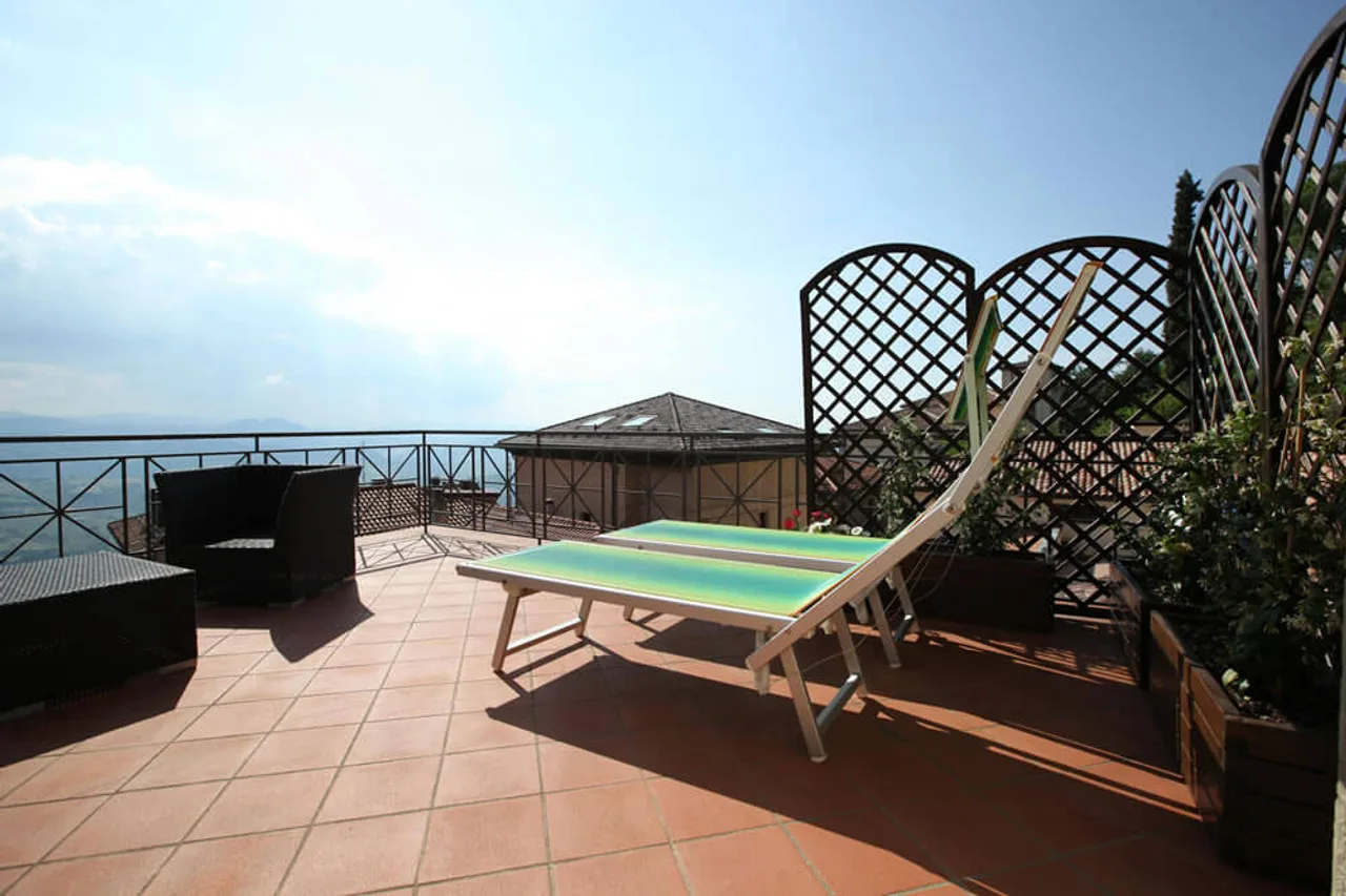 Hotel Rosa — ภาพห้องพักและบรรยากาศ