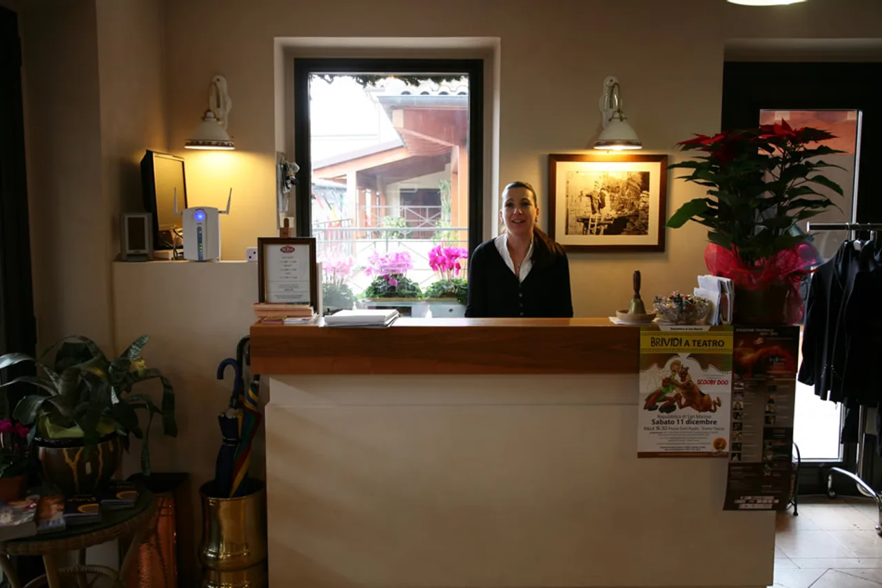 Hotel Rosa — ภาพห้องพักและบรรยากาศ
