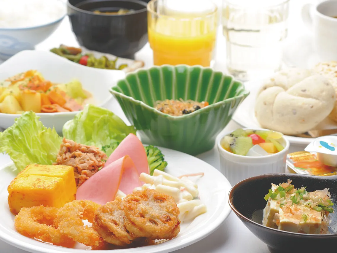 Hotel Route-Inn Sapporo Ekimae Kitaguchi — rooms and atmosphere