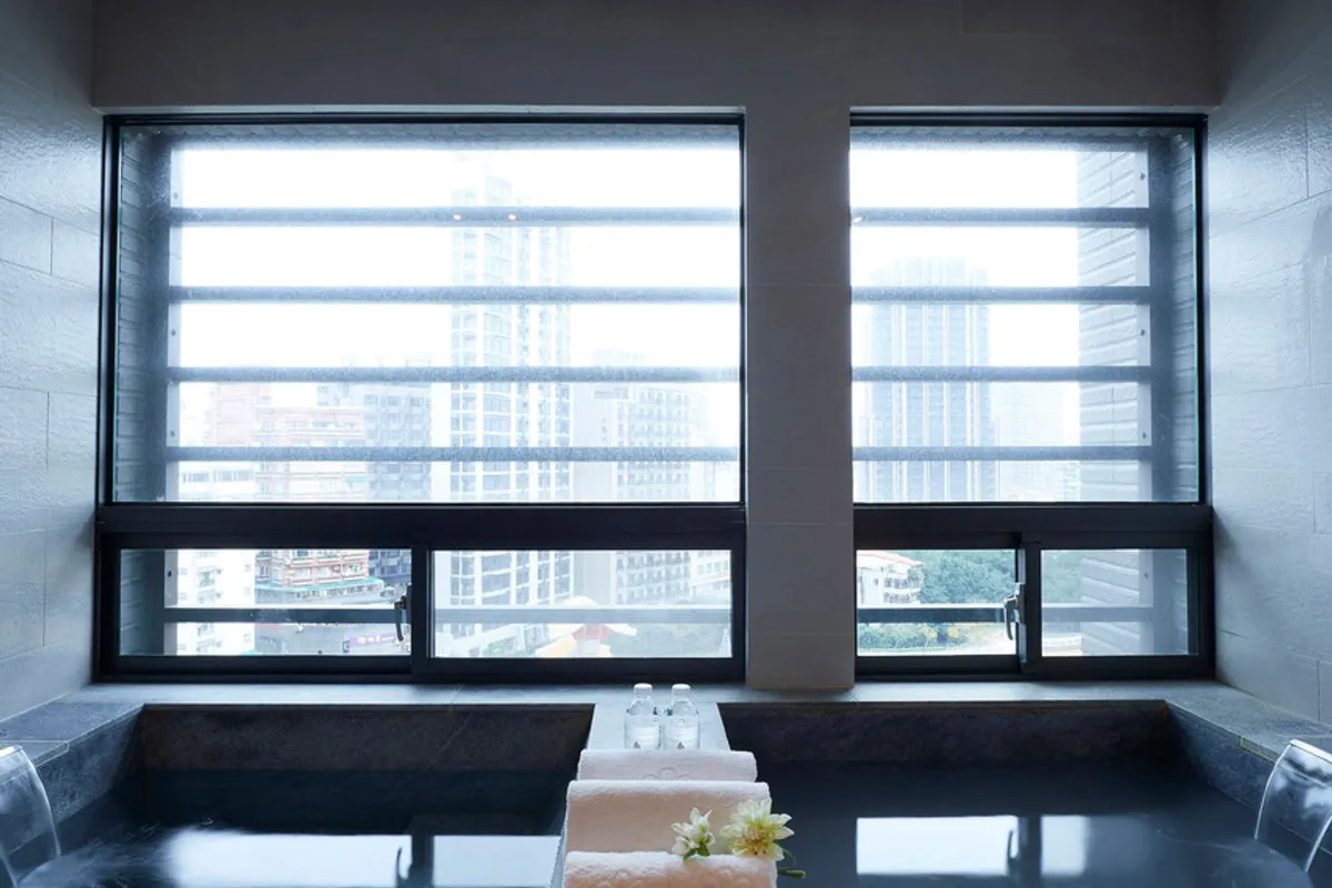 Hotel Royal Beitou — rooms and atmosphere