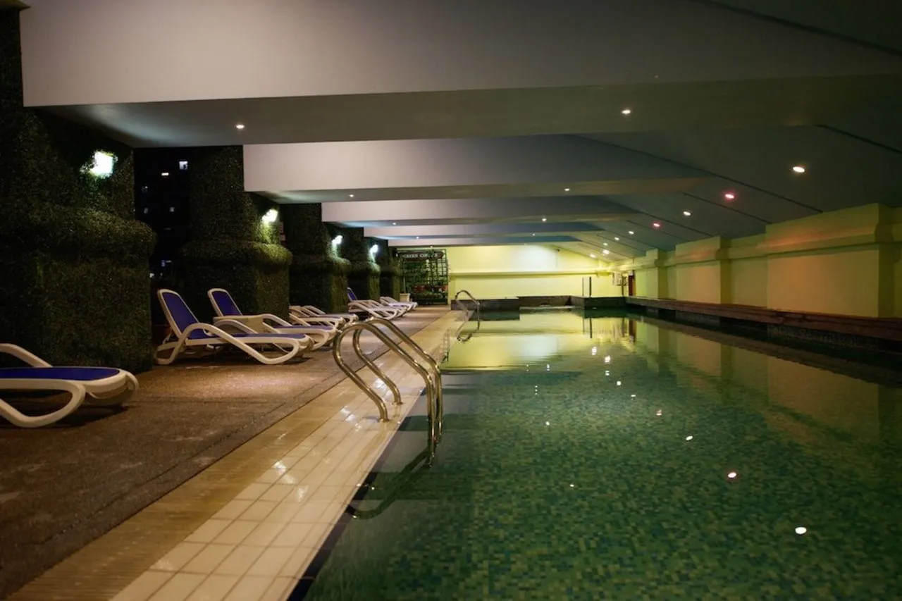 Hotel Royal Kuala Lumpur — rooms and atmosphere