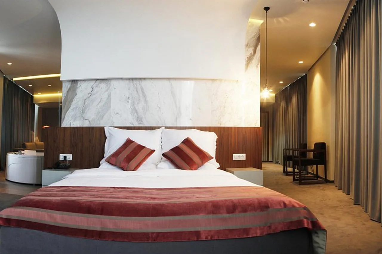 Hotel Russia Skopje — ภาพห้องพักและบรรยากาศ