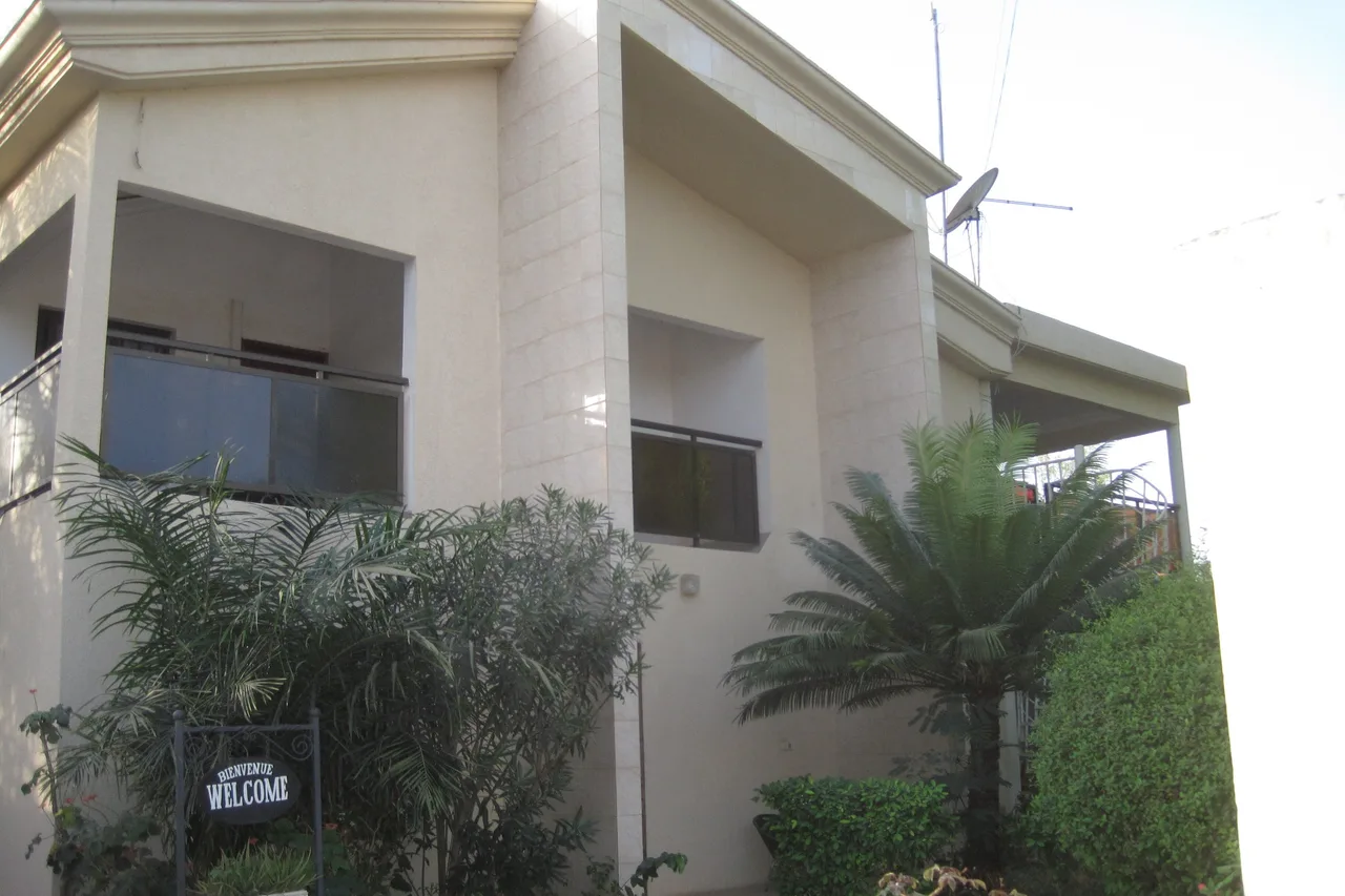Hotel Sainte-Brigitte HSB — ภาพห้องพักและบรรยากาศ