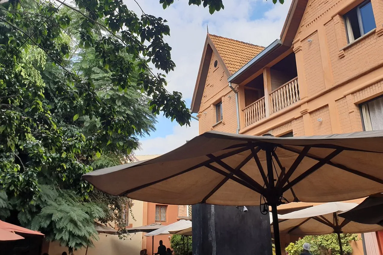 Hotel Sakamanga — โรงแรมในอันตานานาริโว