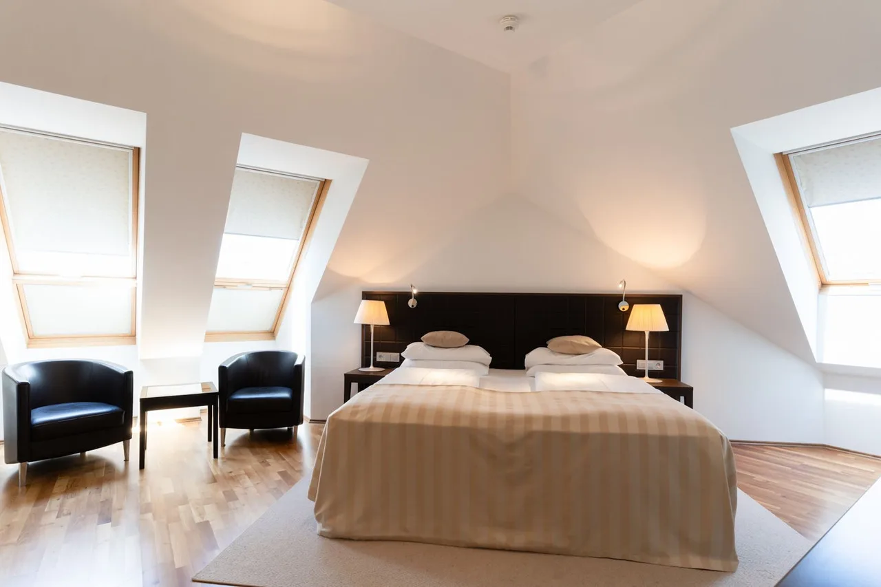 Hotel Sandwirth — ภาพห้องพักและบรรยากาศ