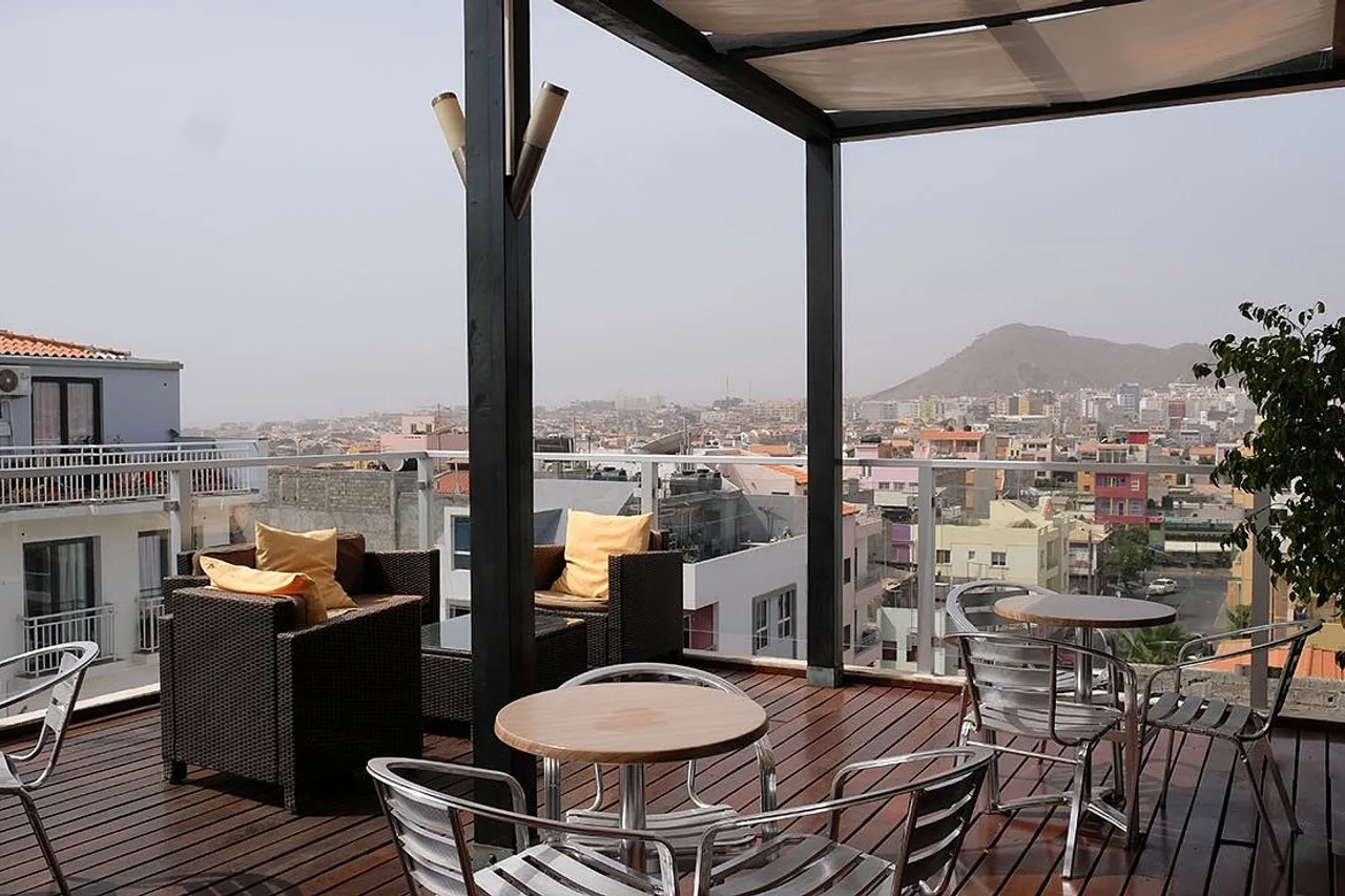 Hotel Santiago — ภาพห้องพักและบรรยากาศ