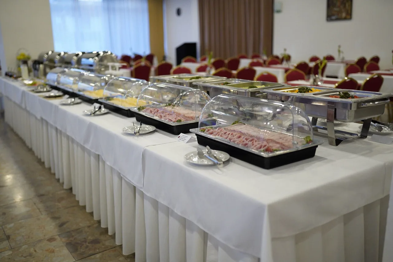 Hotel Satel Poprad — ภาพห้องพักและบรรยากาศ