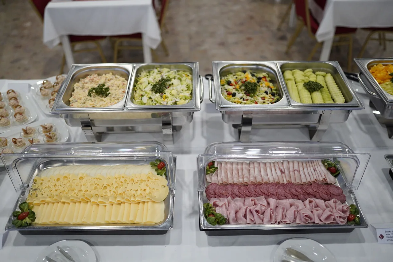 Hotel Satel Poprad — ภาพห้องพักและบรรยากาศ