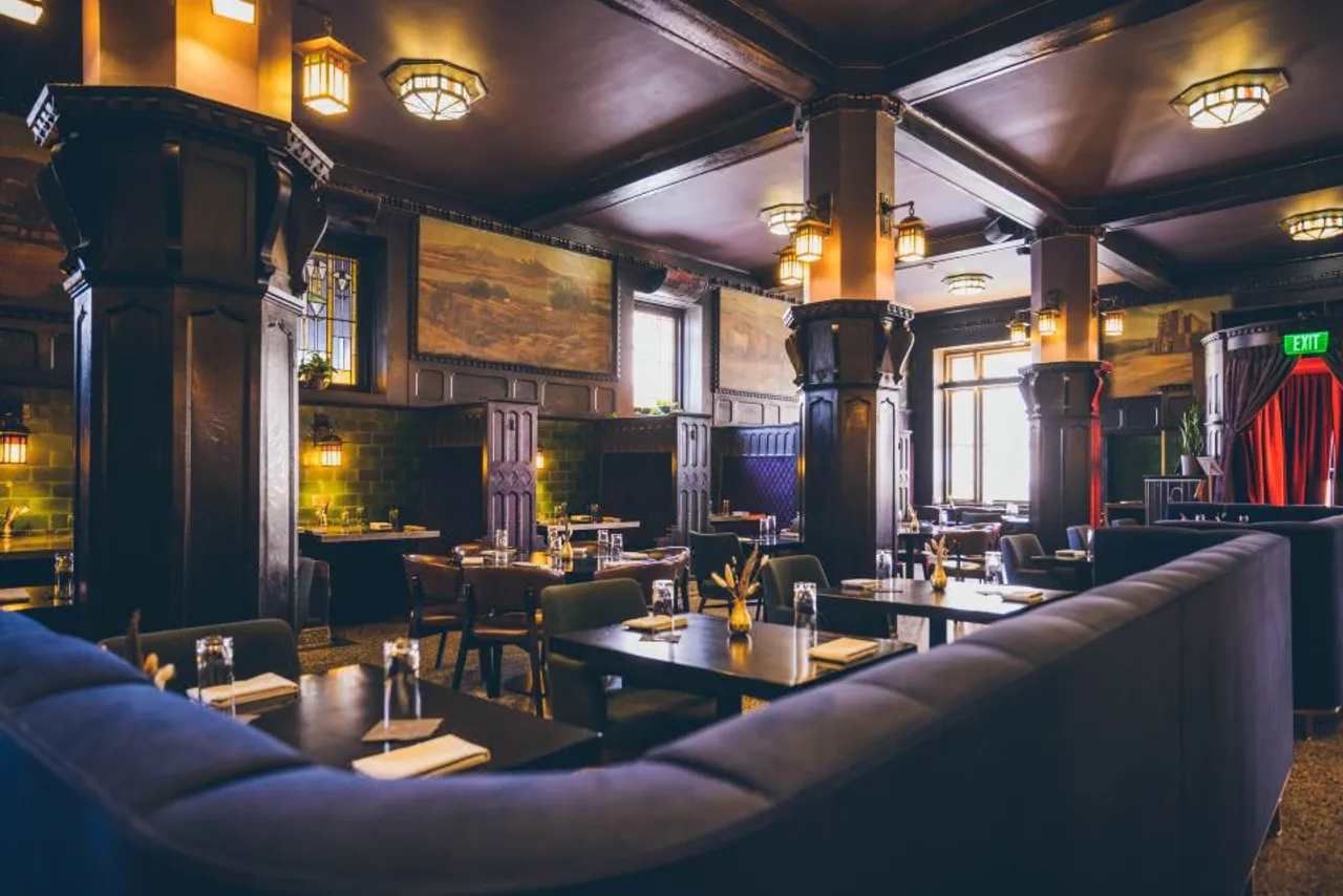 Hotel Savoy Kansas City, Tapestry Collection by Hilton — ภาพห้องพักและบรรยากาศ