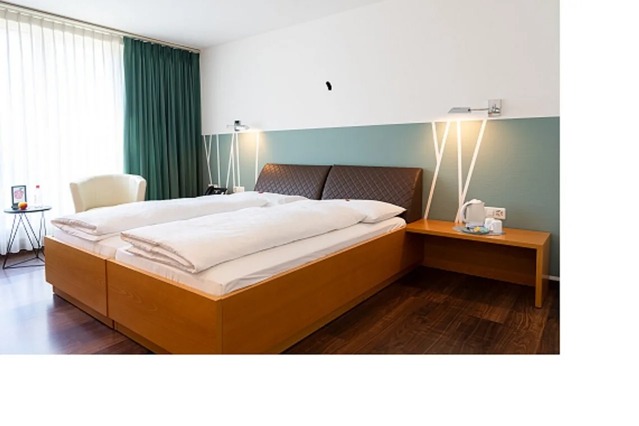 Hotel Schatzmann Triesen — ภาพห้องพักและบรรยากาศ