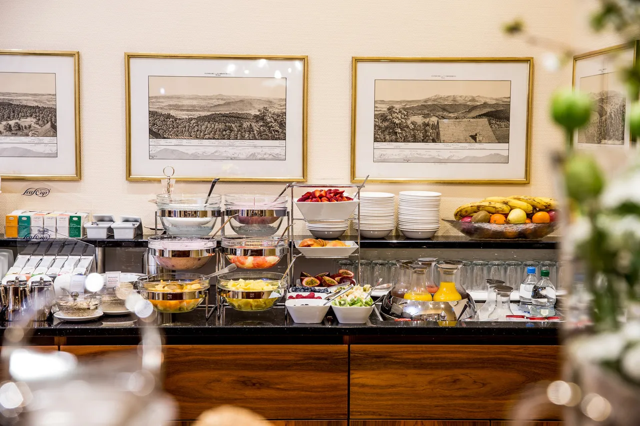 Hotel Schweizerhof Basel — rooms and atmosphere