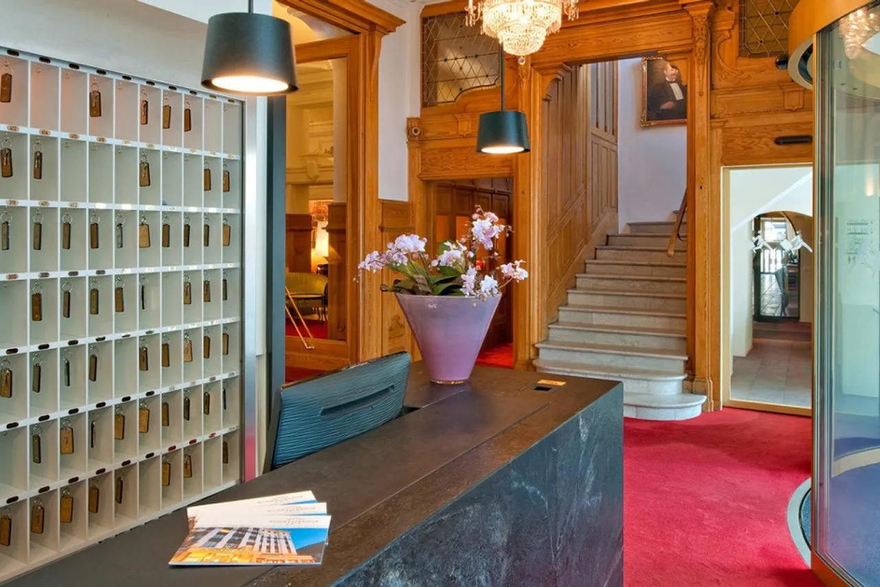 Hotel Schweizerhof St. Moritz — ภาพห้องพักและบรรยากาศ
