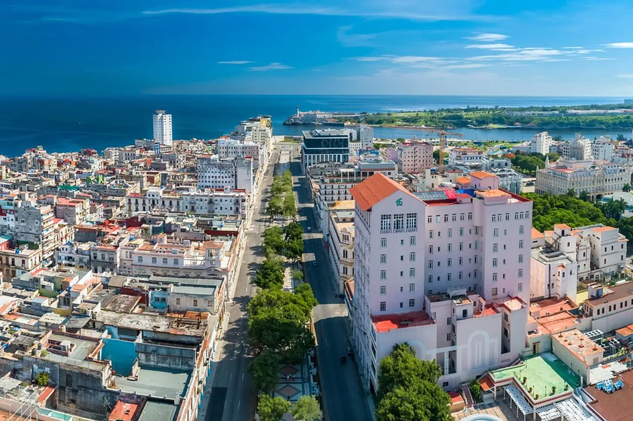 Hotel Sevilla Habana Affiliated by Meliá — rooms and atmosphere