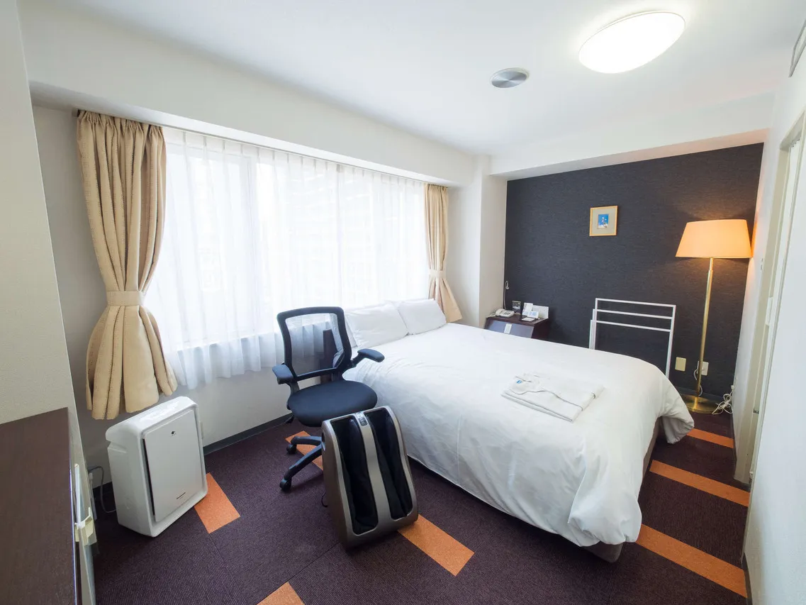 Hotel Shin Osaka — rooms and atmosphere