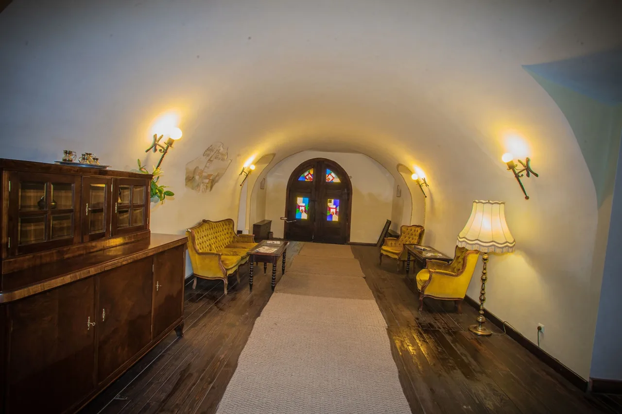 Hotel Sighisoara — ภาพห้องพักและบรรยากาศ