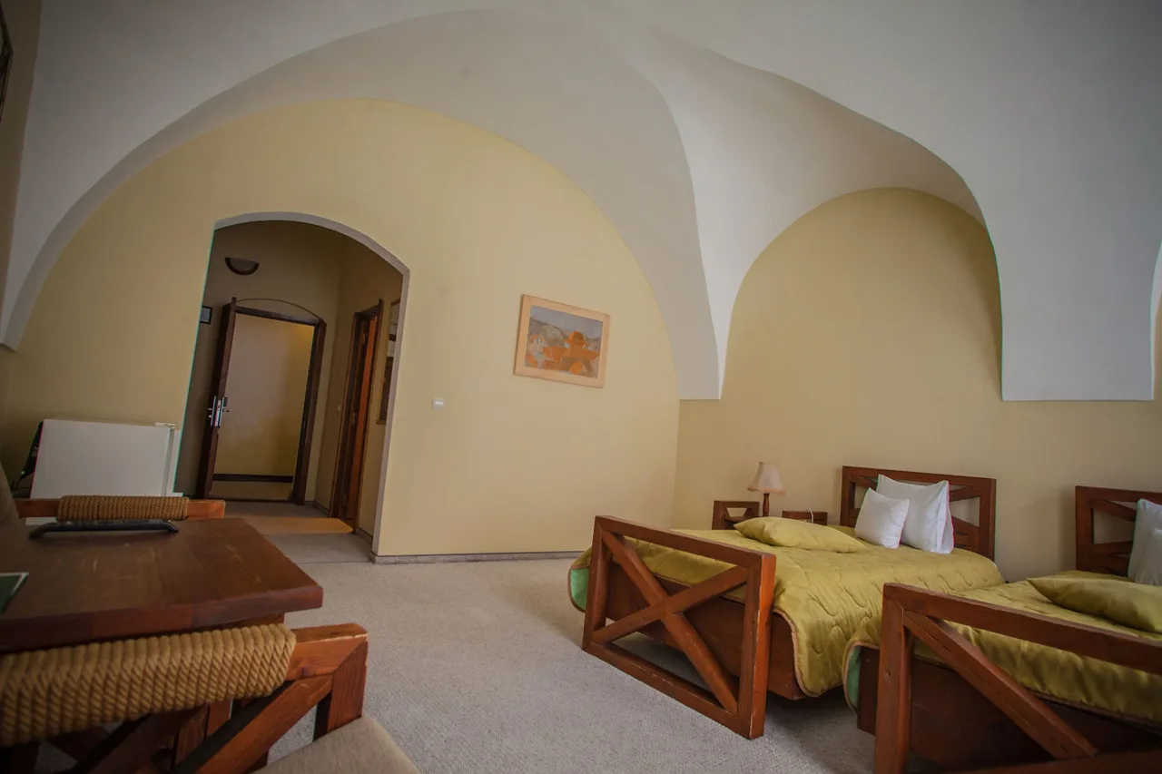 Hotel Sighisoara — ภาพห้องพักและบรรยากาศ