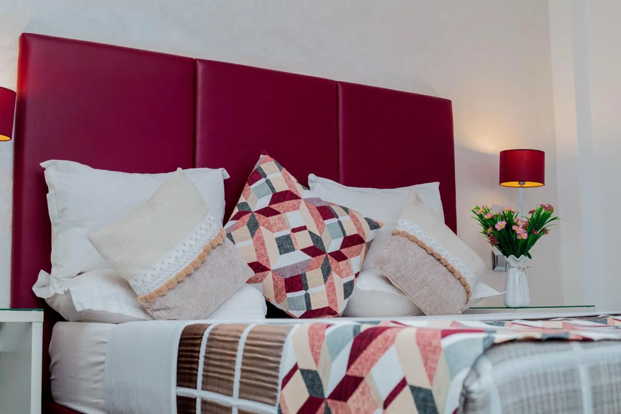 Hotel Sissiman — ภาพห้องพักและบรรยากาศ