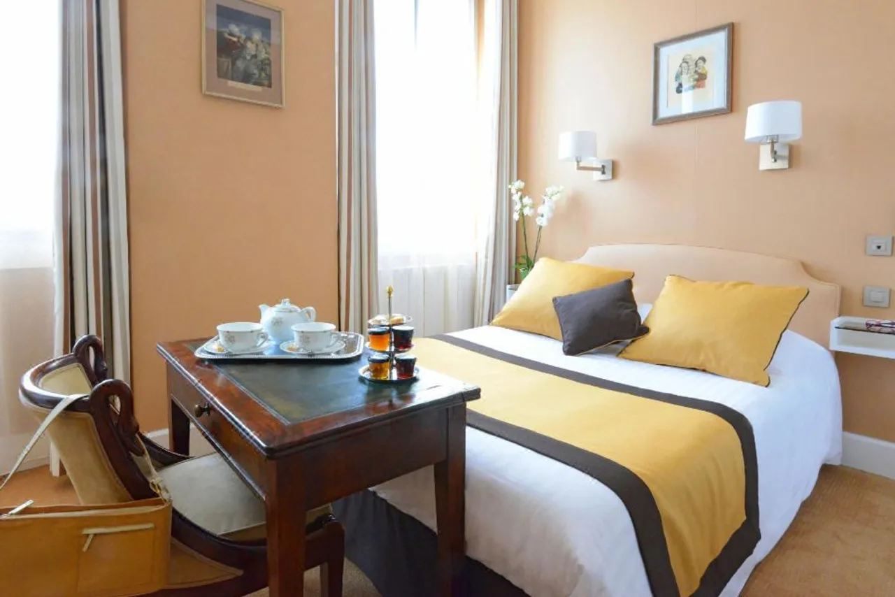 Hotel Splendid Cannes — ภาพห้องพักและบรรยากาศ