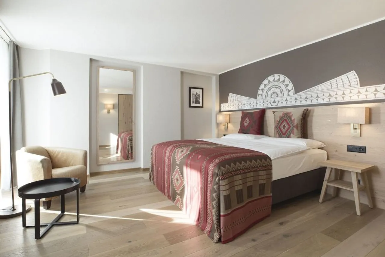Hotel Steffani — ภาพห้องพักและบรรยากาศ