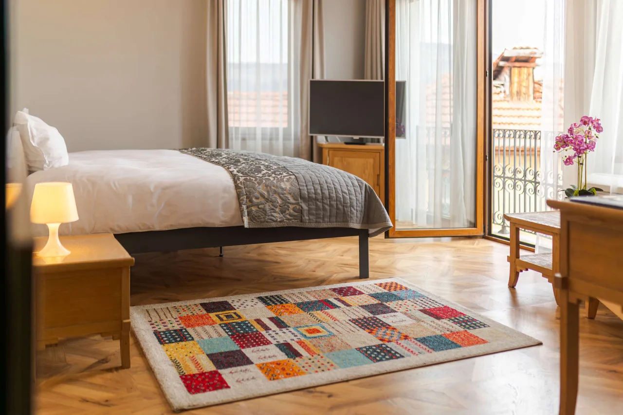 Hotel Studio — ภาพห้องพักและบรรยากาศ