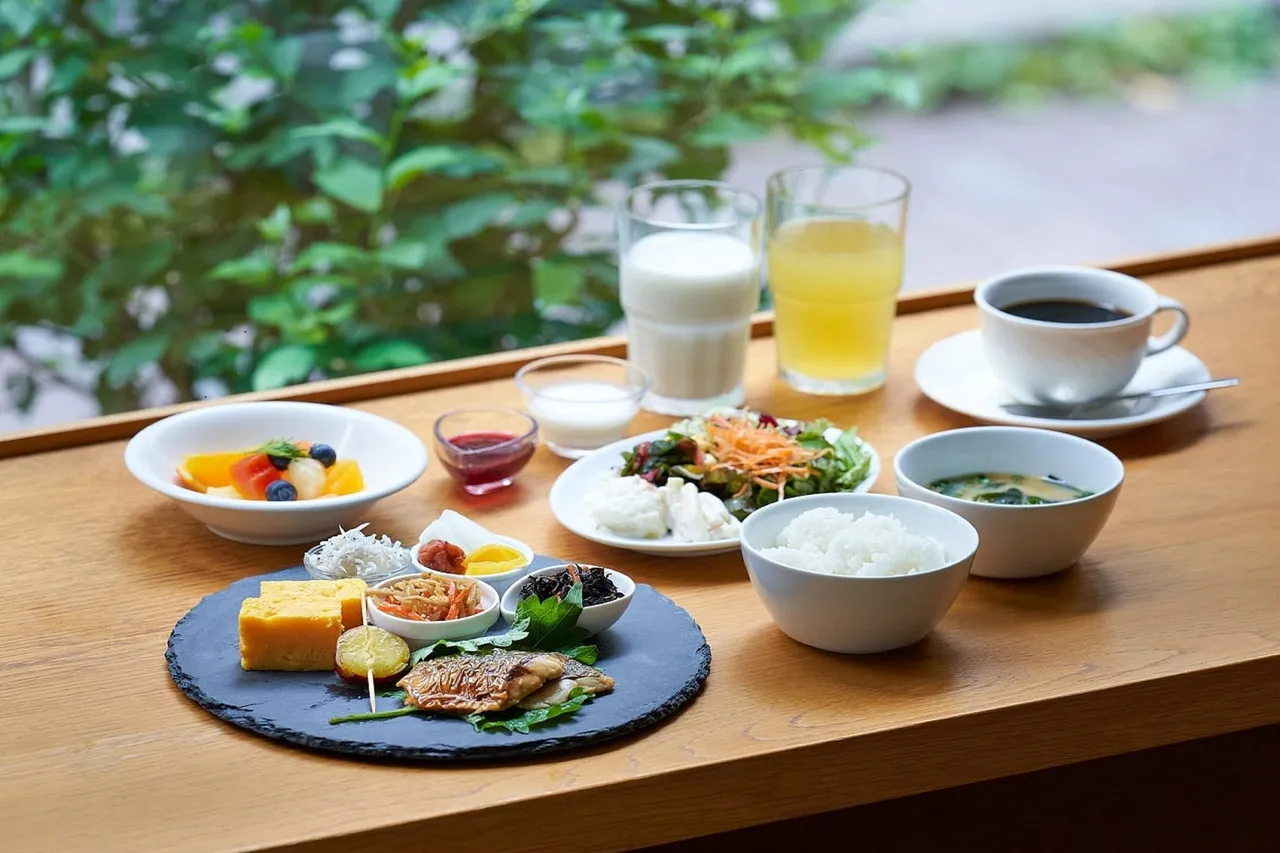 Hotel Sunroute Ginza — rooms and atmosphere