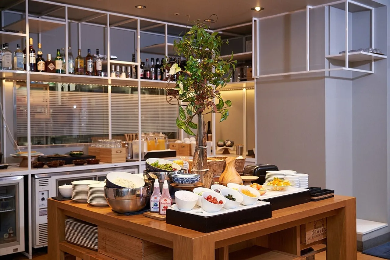 Hotel Sunroute Ginza — rooms and atmosphere