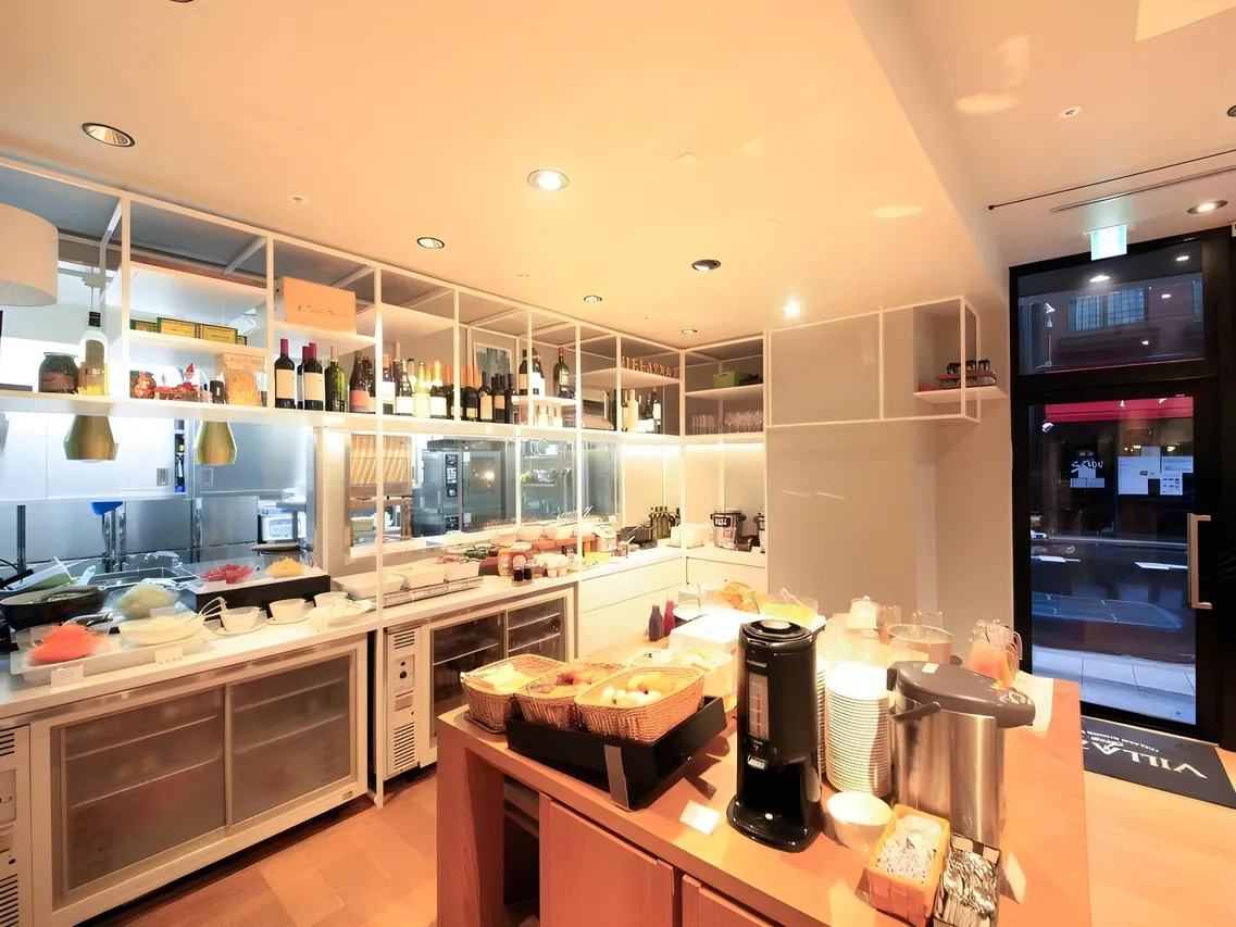 Hotel Sunroute Ginza — rooms and atmosphere