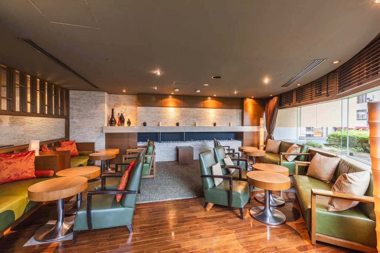 Hotel Sunroute Plaza Shinjuku — rooms and atmosphere