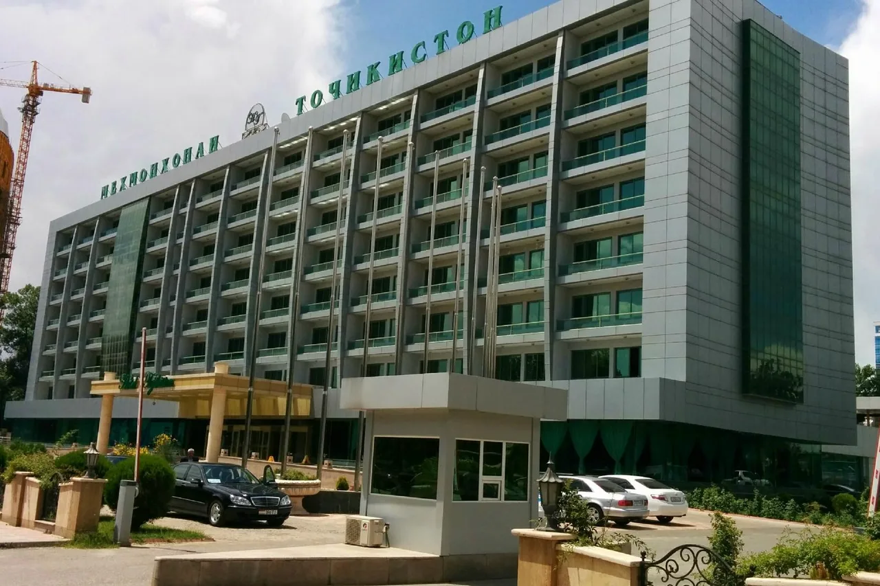 Hotel Tajikistan — โรงแรมในดูชานเบ