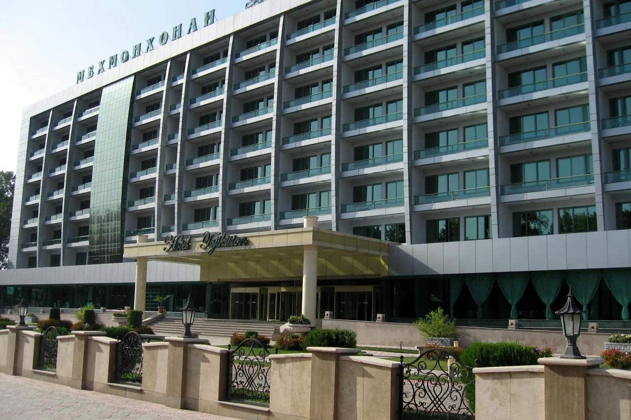 Hotel Tajikistan — ภาพห้องพักและบรรยากาศ