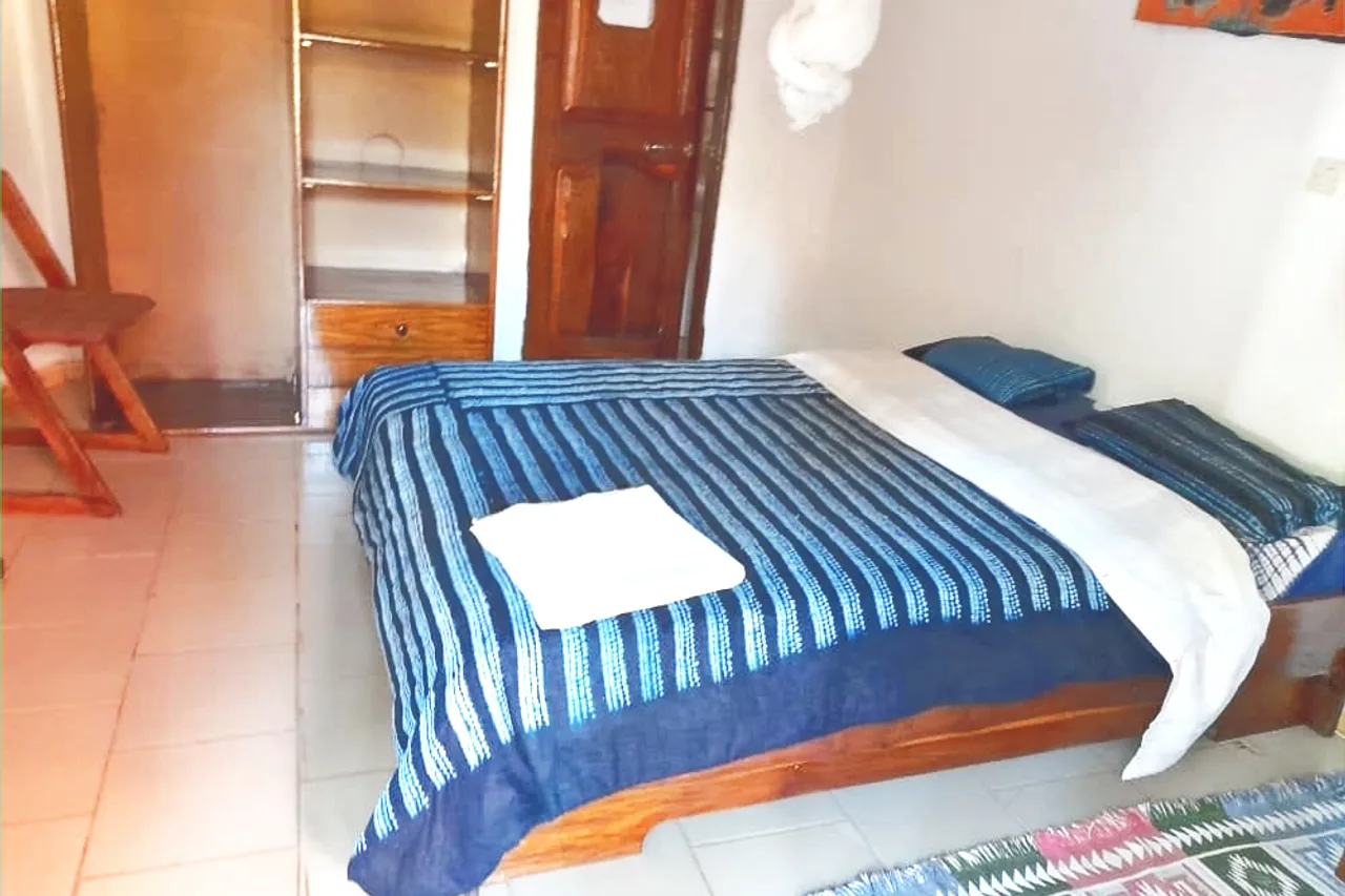 Hotel Tata — ภาพห้องพักและบรรยากาศ