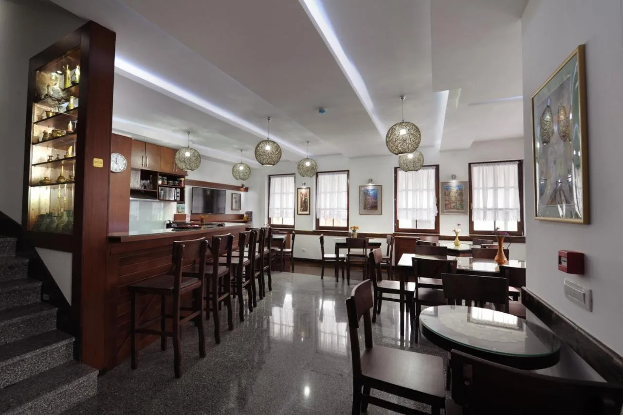 Hotel Theatre — ภาพห้องพักและบรรยากาศ