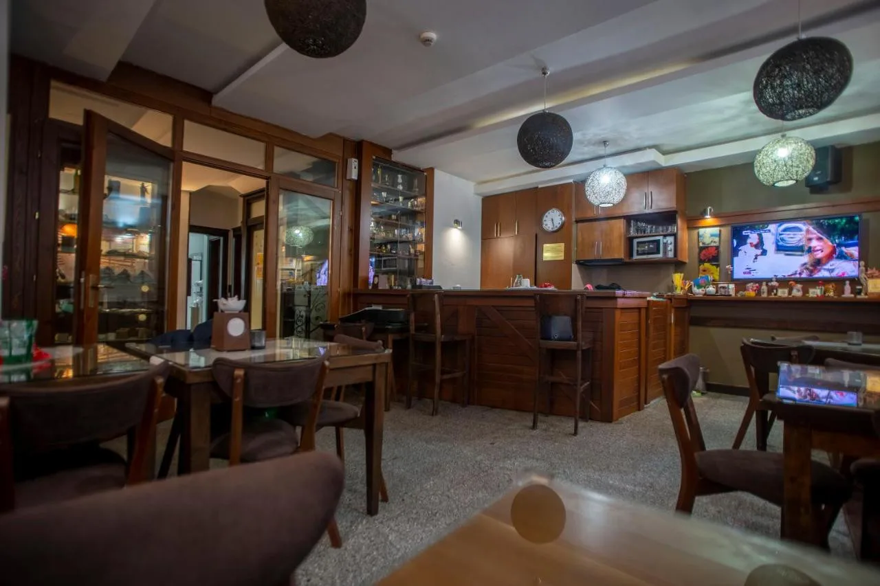 Hotel Theatre — ภาพห้องพักและบรรยากาศ