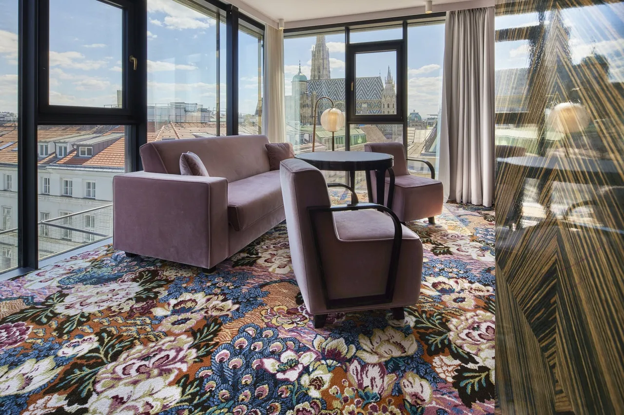 Hotel Topazz — rooms and atmosphere