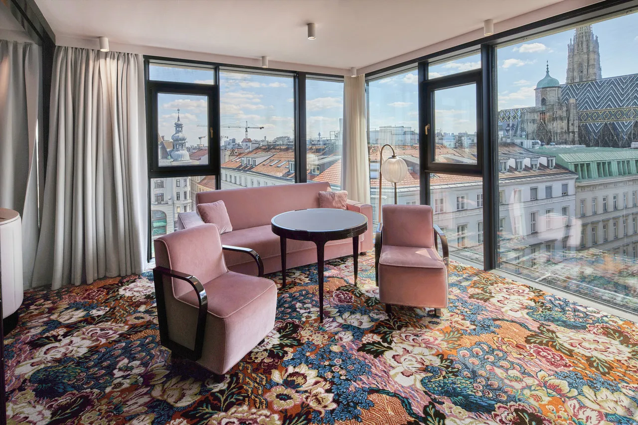 Hotel Topazz — rooms and atmosphere